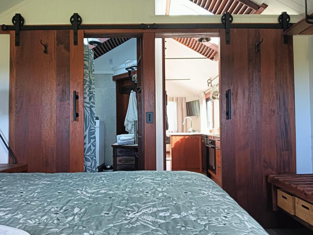 The Hut 56 Villa Уитианга Екстериор снимка