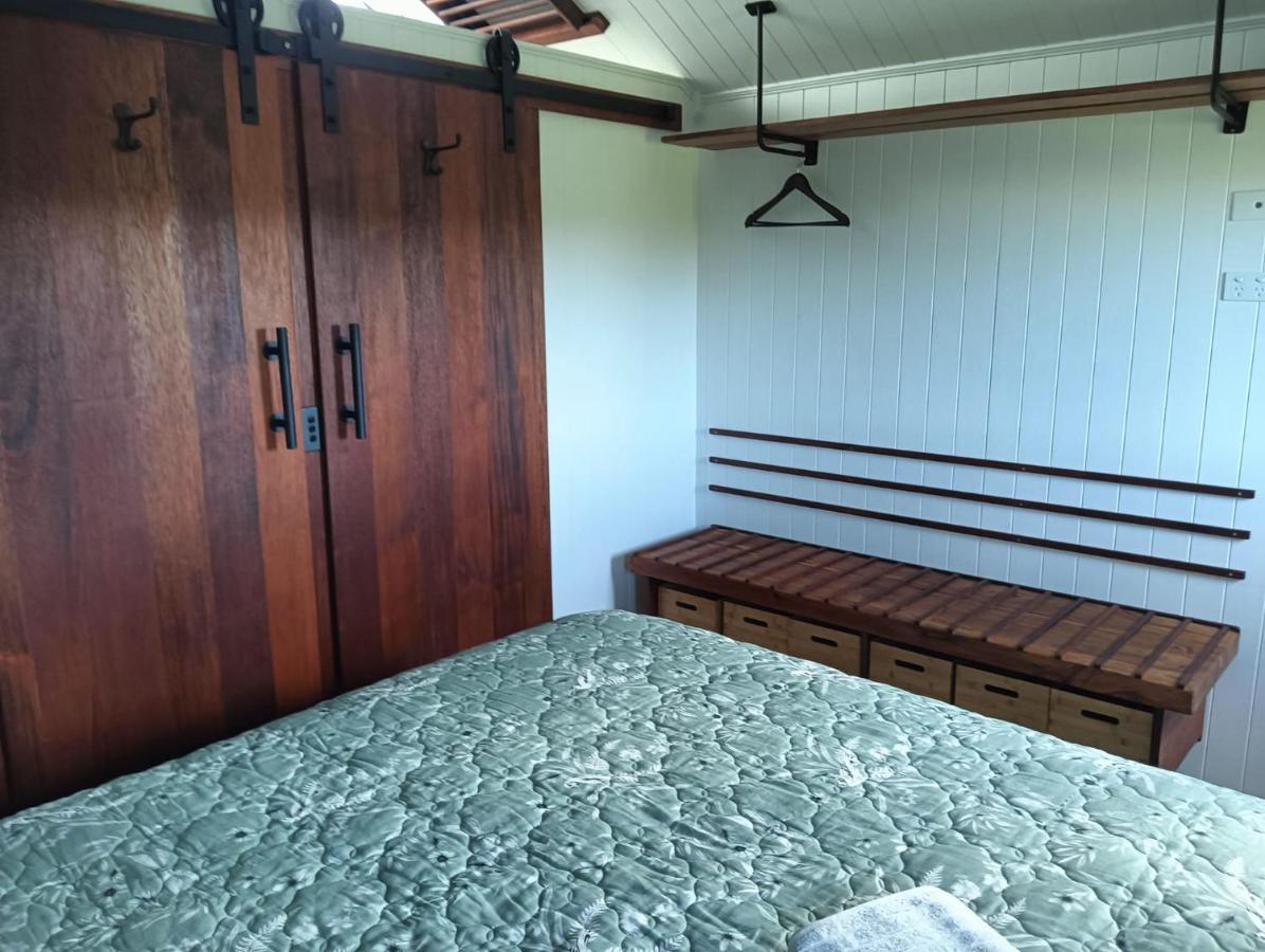 The Hut 56 Villa Уитианга Екстериор снимка