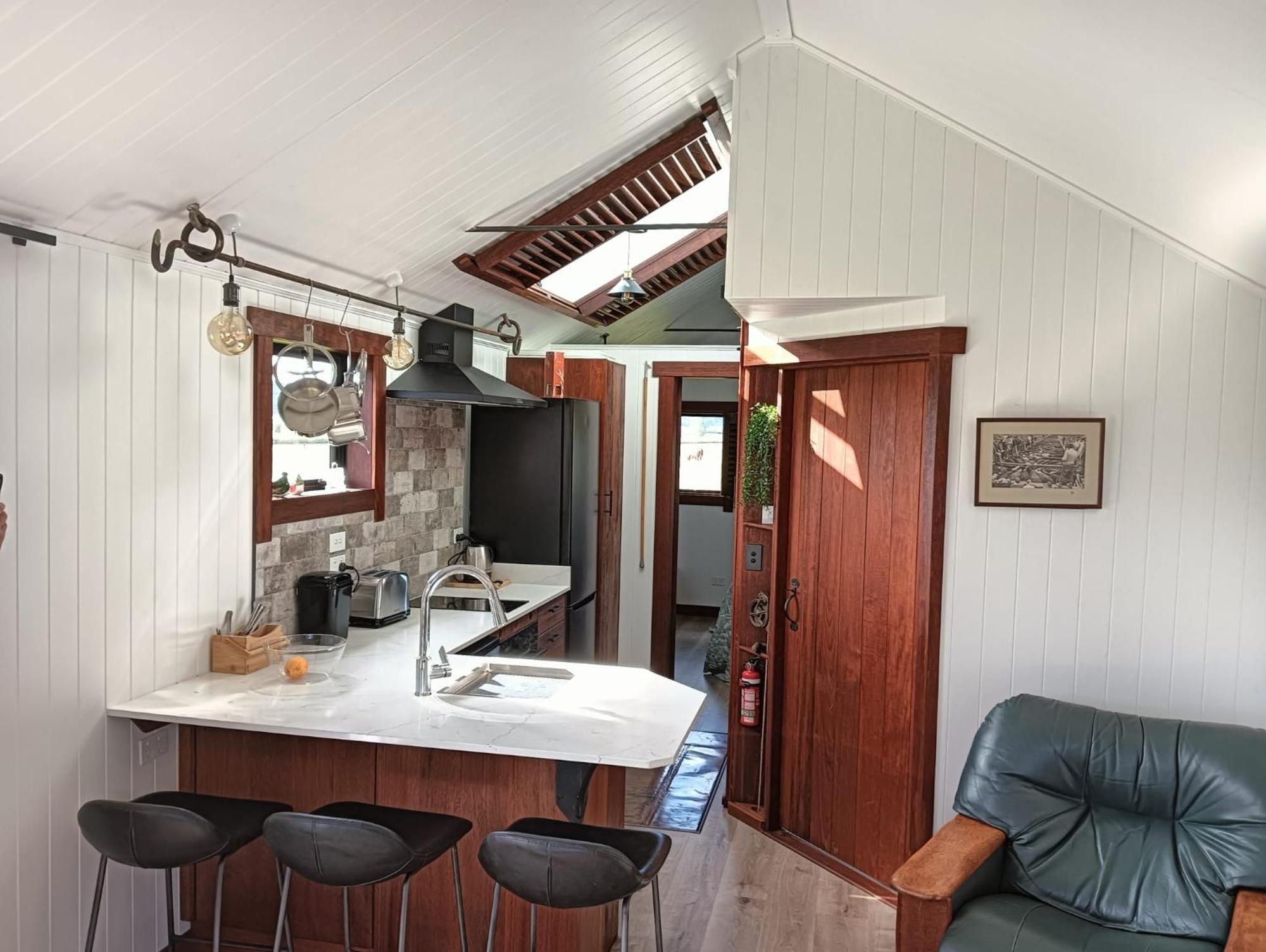 The Hut 56 Villa Уитианга Екстериор снимка